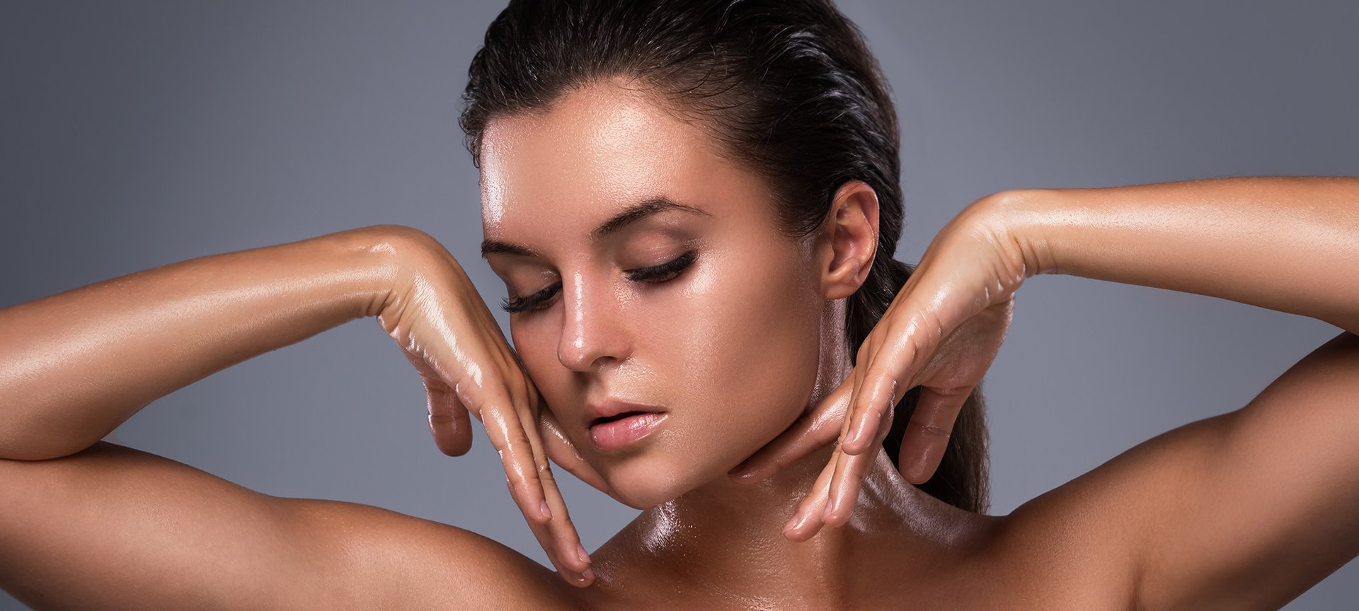 Kobieta z tłustymi włosami