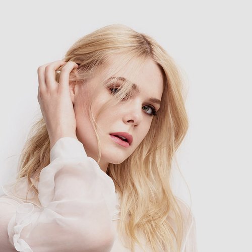 elle-fanning-botanicals-hero_piel??gnacja_w??os??w